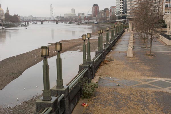 &copy; 2006, Peter Marshall. River Thames from Vauxhall Bridge