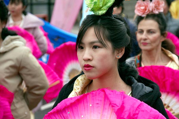 &copy; 2006, Peter Marshall. New Year Parade